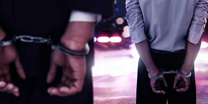 ตำรวจเกาะแมนจับกุมสองชายในการระงับสำนักงาน iGaming