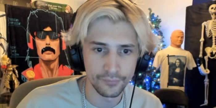 xQc ดึงมีดสเกลเลตันชนิด CS2 ที่หาได้ยากแม้ความน่าจะเป็นไม่เป็นเอย