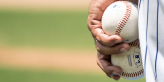 นักเตะ MLB ที่ถูกระงับเพราะการพนันกลับมาเล่นเบสบอลหลังปีตัวออกไป