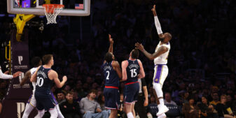 ขานป้ายประกาศข่าว: คนที่ต่ำกว่ากล่าวหากลางแผนปฏิบัติการในการห้าม DFS ในแคลิฟอร์เนีย